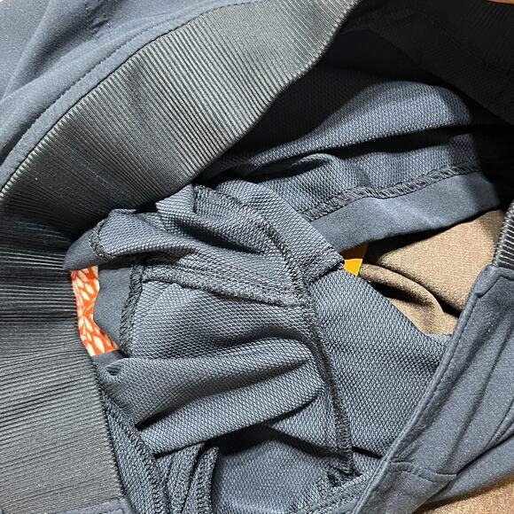 Athleta Women's Navy Blue Midtown Drawstring Cuffed Travel Shorts Size 6 - Picture 7 of 10